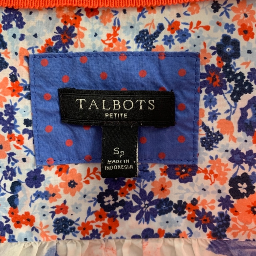 Talbots petites turn up cuff floral button down. Worn 3x - Picture 2 of 6